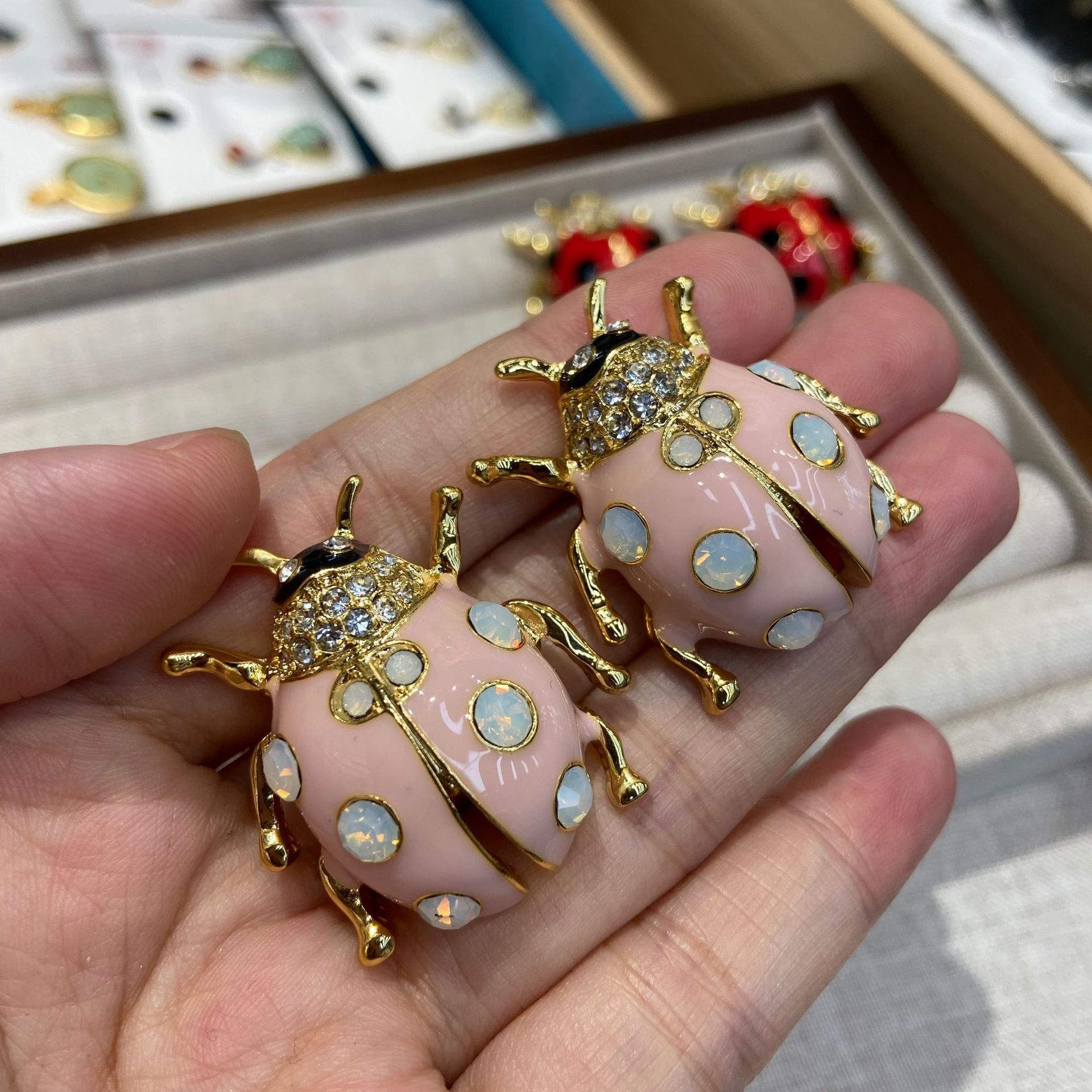 2026 새로운 반짝이는 무당벌레 스터드 빈티지 귀걸이 - Vintage Fashion Bug 리뷰 및 가격